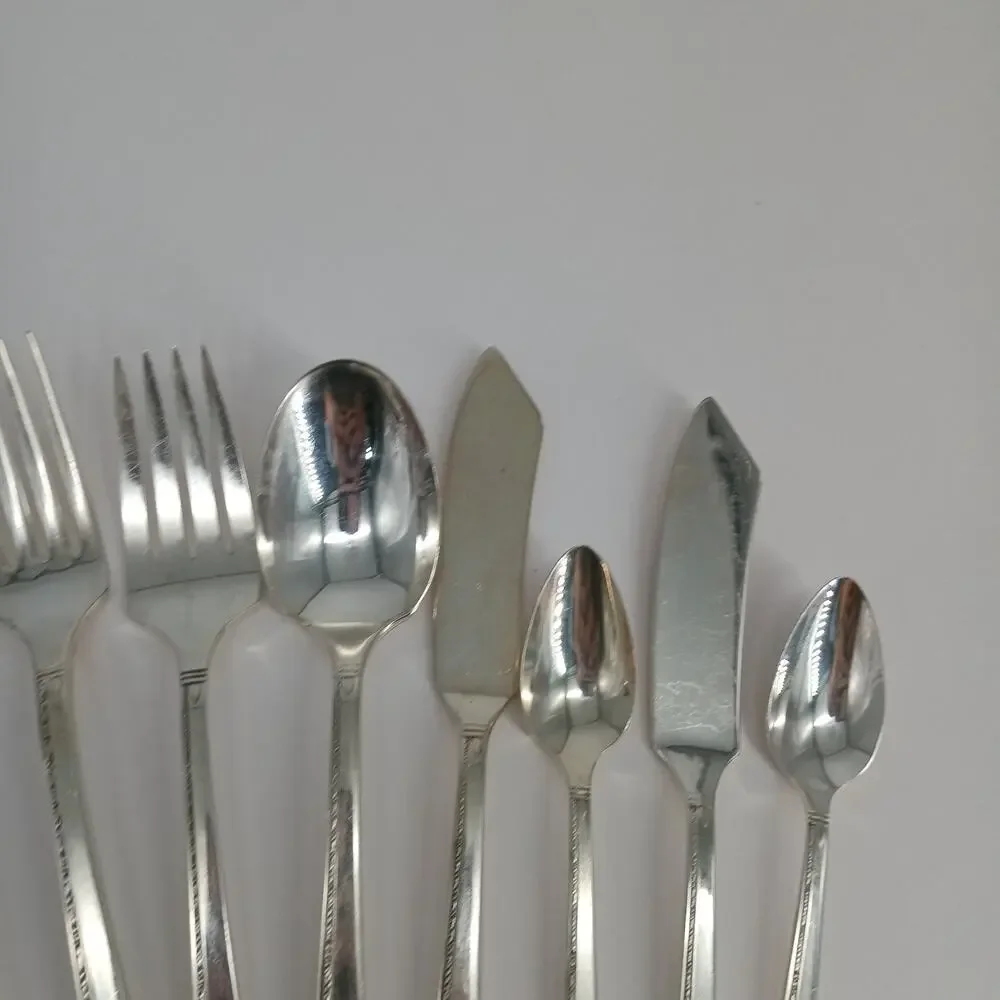 11X Serving Oneida Prestige GRENOBLE Silverplate Spoons Fork Spreaders Ladle Slo